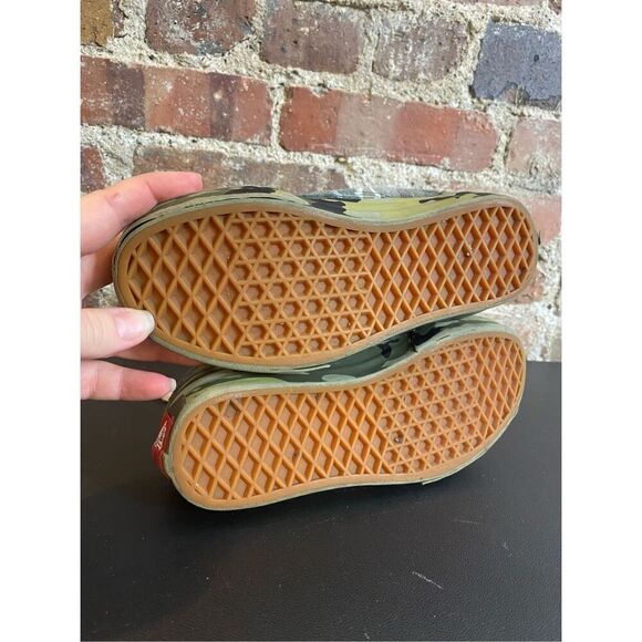 Kids VANS Off The Wall Green Camouflage Size 2.5 - Picture 6 of 8